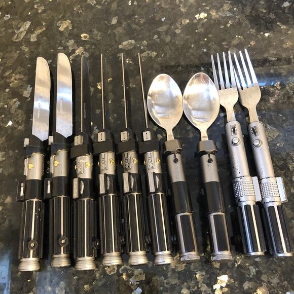 Star Wars Lightsaber 10 pc Flatware Set Forks Spoons Knives Silverware ThinkGeek - Picture 1 of 7